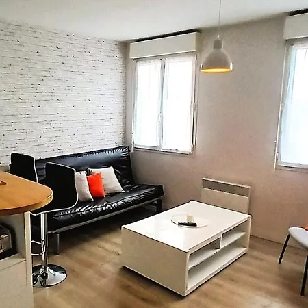 Апартаменты Chez Auguste - T2 Spacieux - Wifi - Tv *