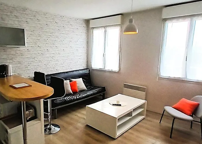 Апартаменты Chez Auguste - T2 Spacieux - Wifi - Tv *