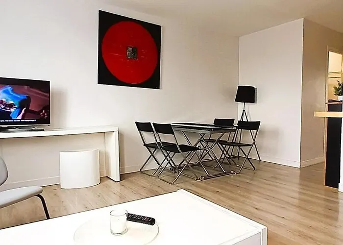 Chez Auguste - T2 Spacieux - Wifi - Tv Апартаменты